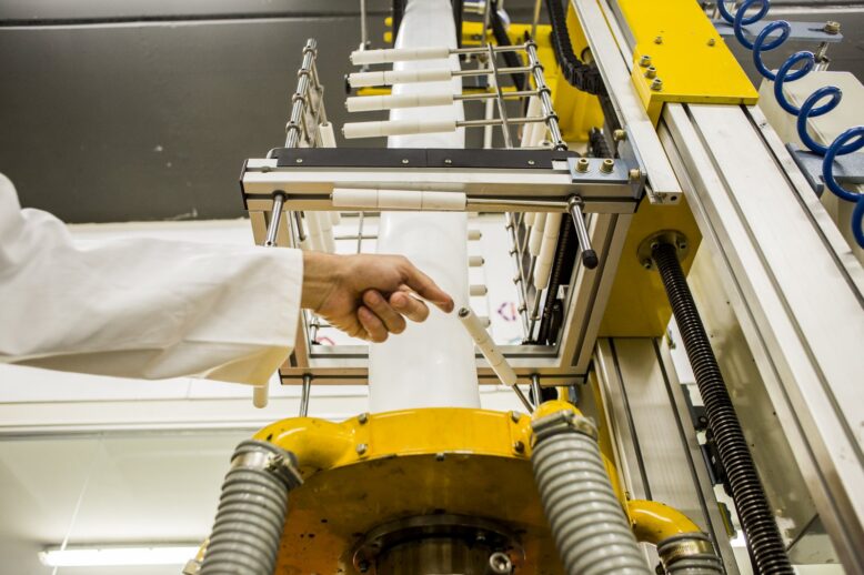 Blowing material from waste paper - INGREEN